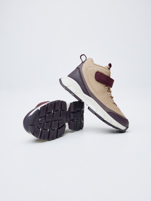 зимние мембранные ботинки детские из кожи спереди