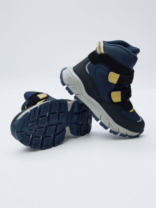 зимние мембранные ботинки для мальчиков от бренда sela вид слева