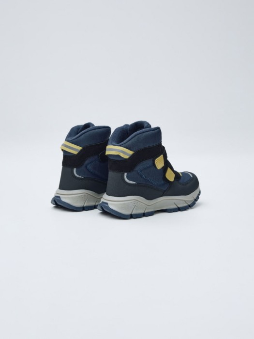 зимние мембранные ботинки для мальчиков из кожи спереди