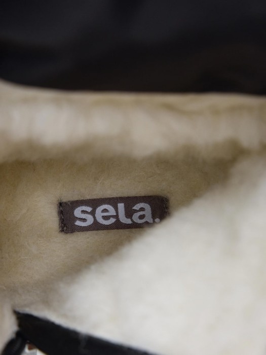 зимние текстильные дутики для девочек универсального стиля с лицевой стороны