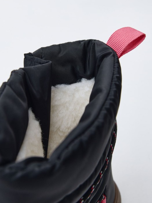 зимние текстильные дутики для девочек универсального стиля с лицевой стороны