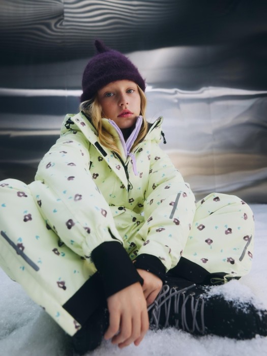 зимний горнолыжный комбинезон drytex® для девочек от бренда sela вид слева