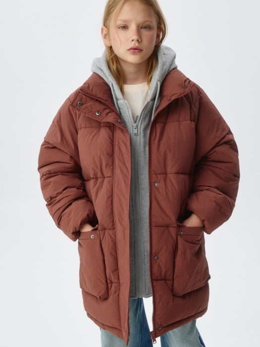 зимняя стеганая куртка с трикотажным капюшоном для девочек 4680798444987 фотография