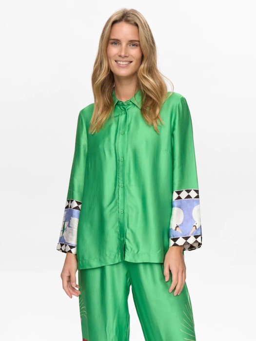 блузка женская adelina shirt  из вискозы спереди