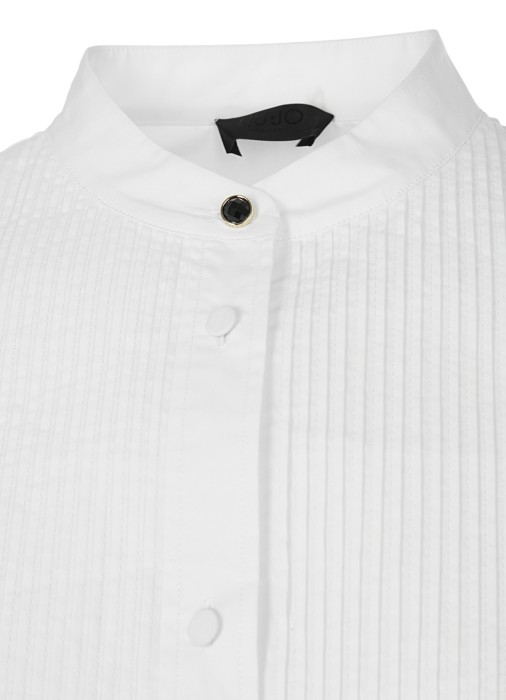 Товар белого цвета с внутренней стороны