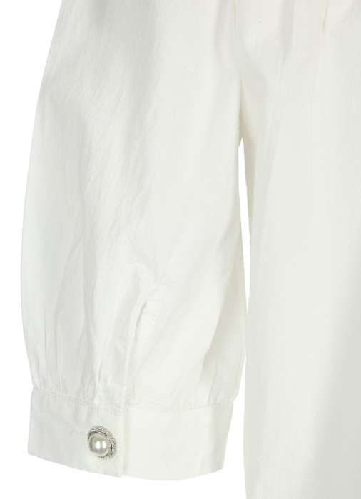 Товар белого цвета с внутренней стороны