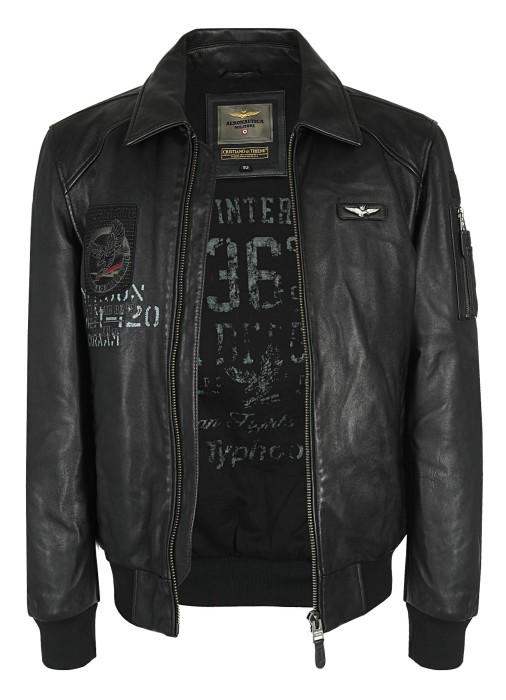 Товар черного цвета с внутренней стороны