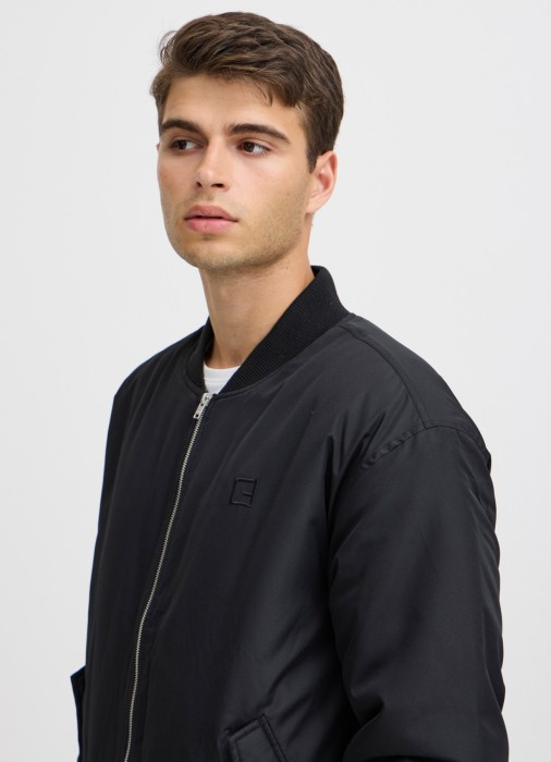 бомбер мужской cotes  по цене 13840 руб вид справа