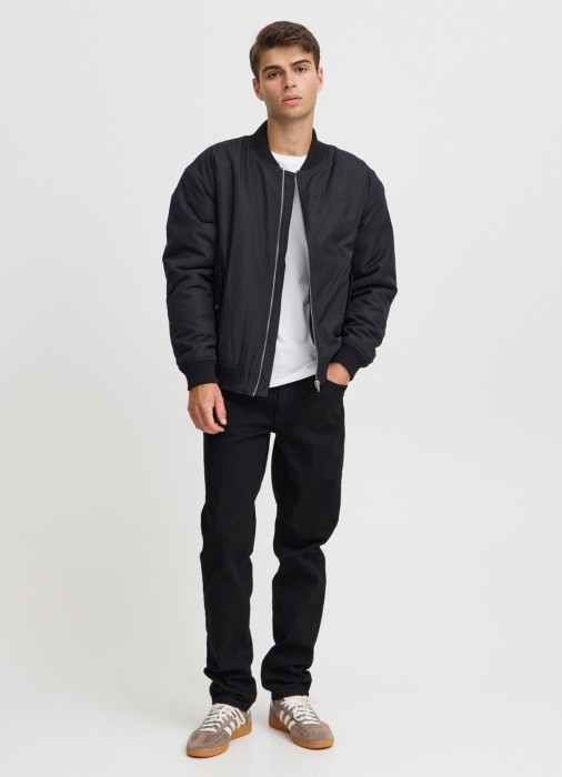 Товар черного цвета с внутренней стороны