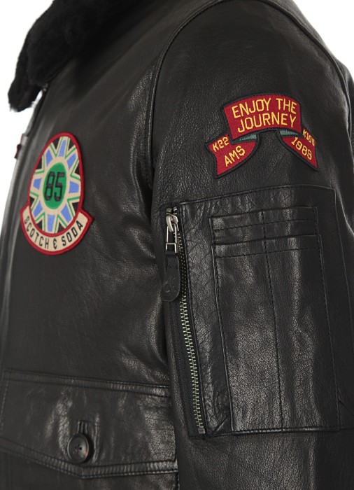 бомбер мужской  из америки вид сбоку