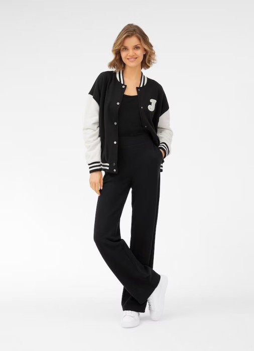 бомбер женский holly  по цене 28720 руб вид справа