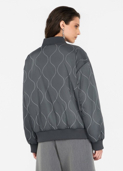 Товар серого цвета с внутренней стороны