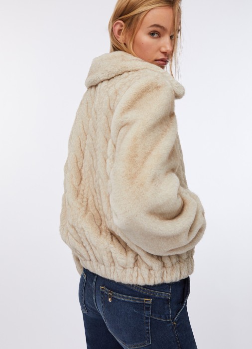 бомбер женский  из италии вид сбоку