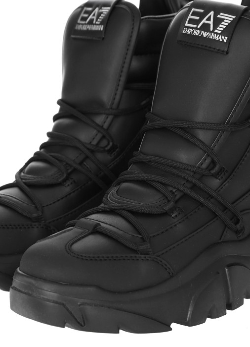 Товар с артикулом X8M001XK228 вид сзади