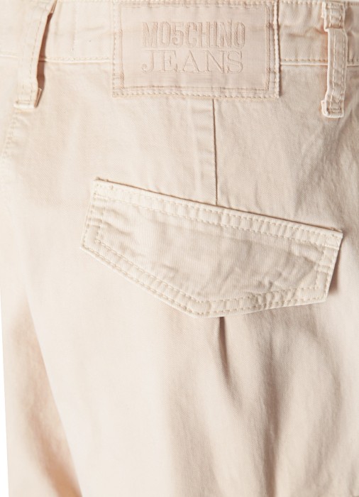 Товар черного цвета с внутренней стороны