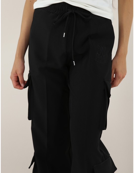 Товар черного цвета с внутренней стороны