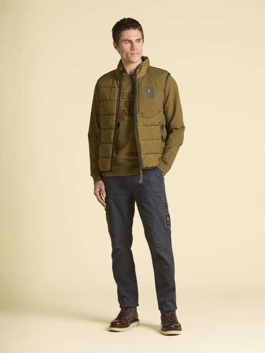 Товар синего цвета с внутренней стороны