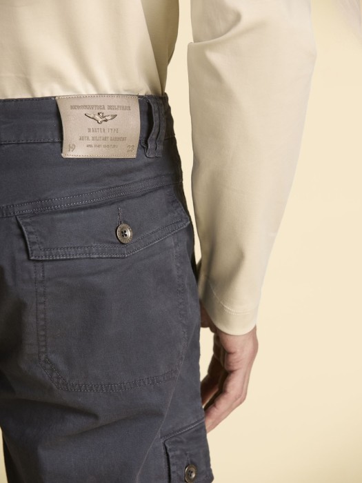 брюки мужские  из хлопка спереди