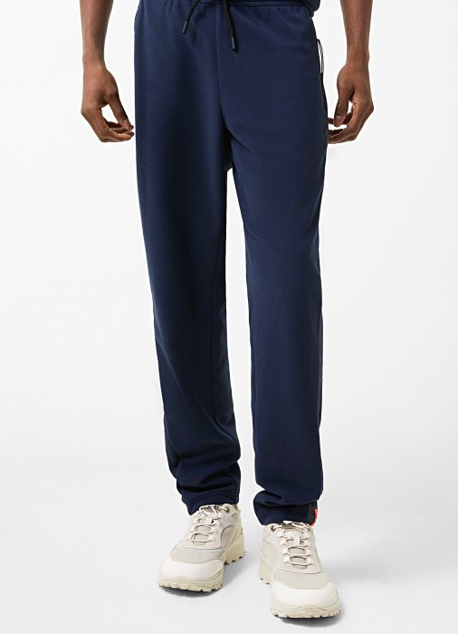 Товар синего цвета с внутренней стороны