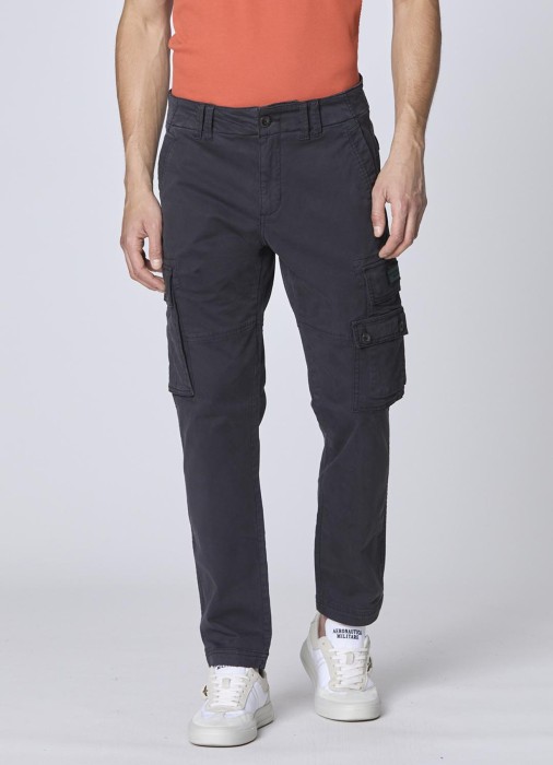 Товар черного цвета с внутренней стороны