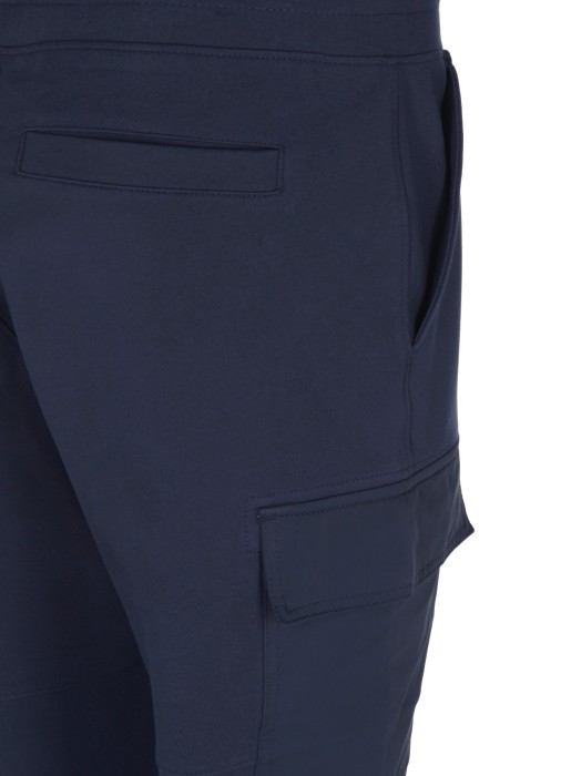 Товар синего цвета с внутренней стороны