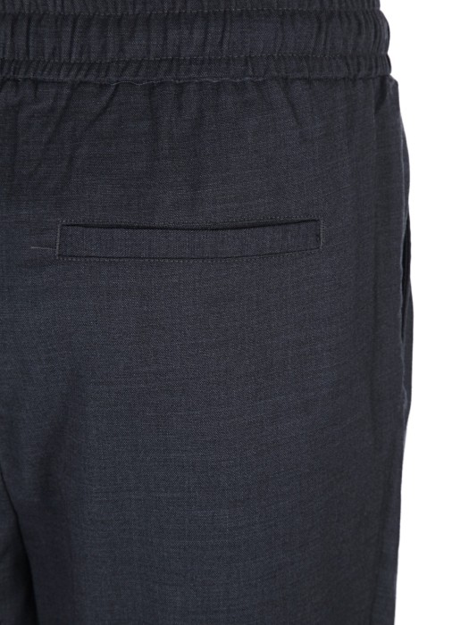 Товар синего цвета с внутренней стороны