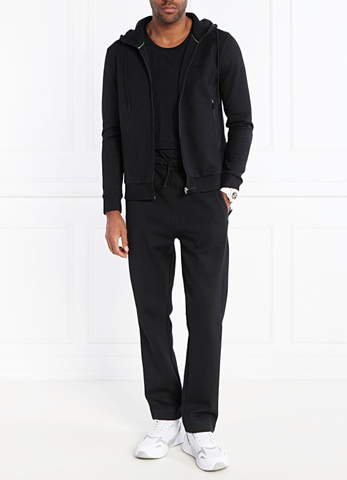 Товар черного цвета с внутренней стороны