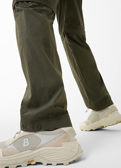 Товар зеленого цвета с внутренней стороны