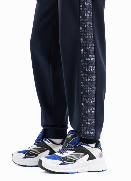 брюки мужские logo series  от бренда ea7 emporio armani вид слева