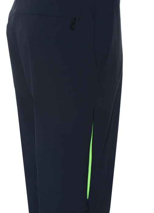 Товар синего цвета с внутренней стороны