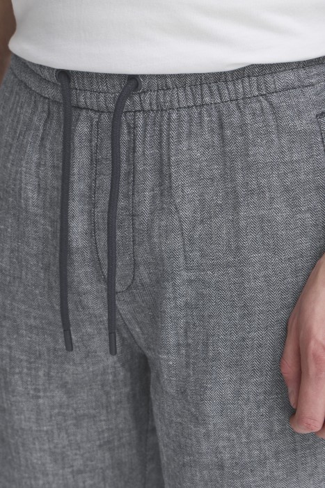 Товар синего цвета с внутренней стороны