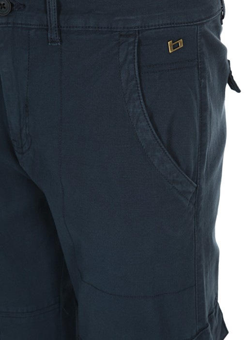 Товар синего цвета с внутренней стороны