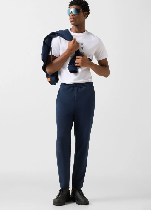 Товар синего цвета с внутренней стороны