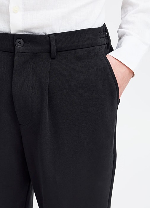 Товар синего цвета с внутренней стороны