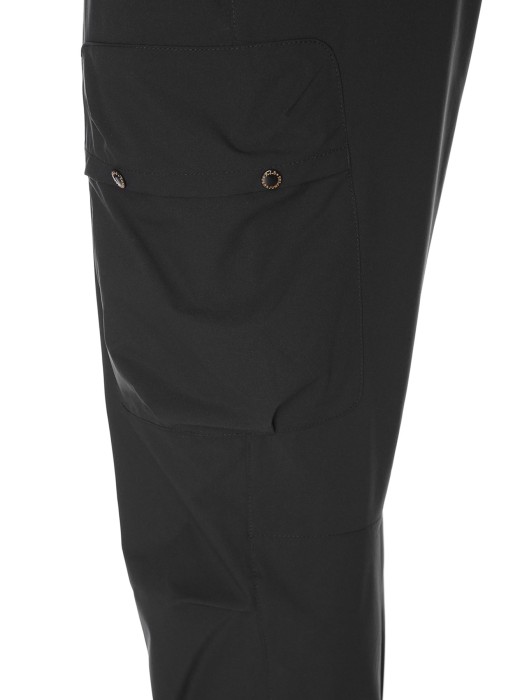 Товар черного цвета с внутренней стороны