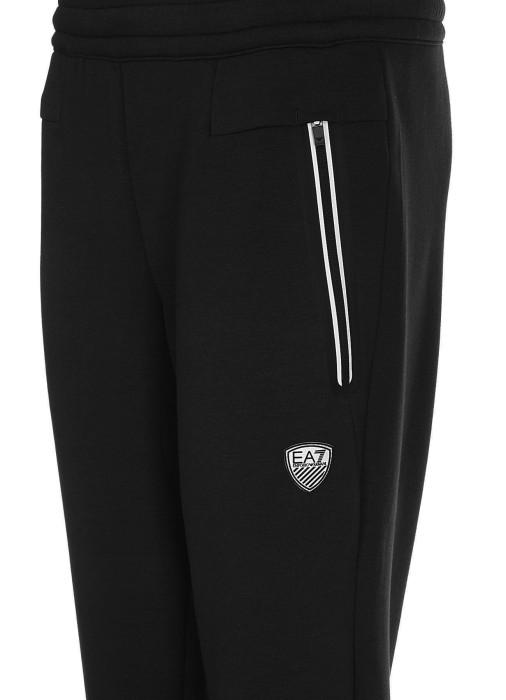 Товар синего цвета с внутренней стороны