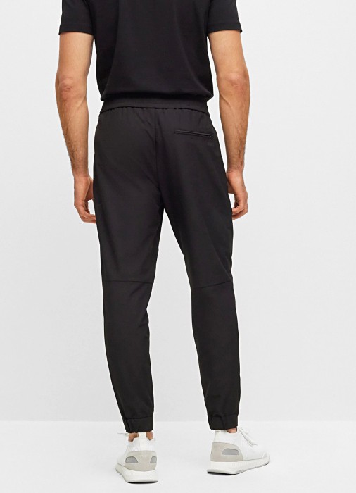 Товар черного цвета с внутренней стороны