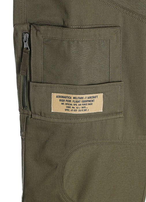 Товар зеленого цвета с внутренней стороны