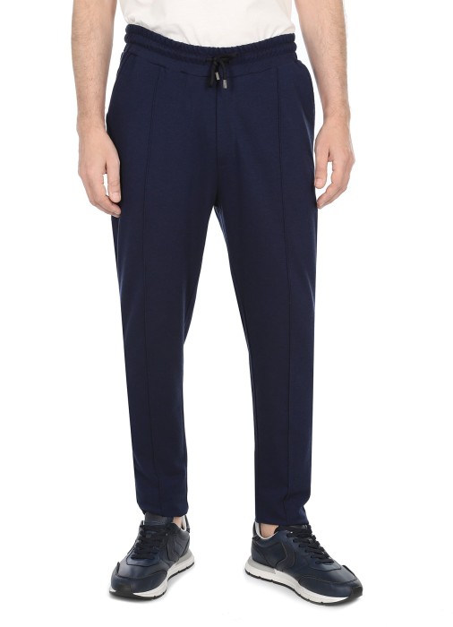 Товар синего цвета с внутренней стороны