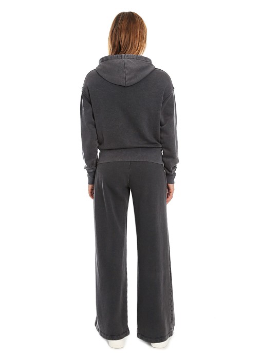 Товар серого цвета с внутренней стороны