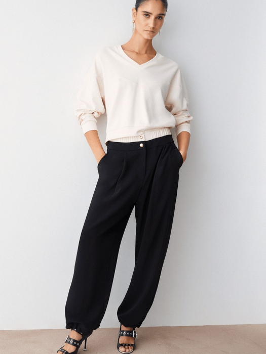 брюки женcкие  по цене 23700 руб вид справа