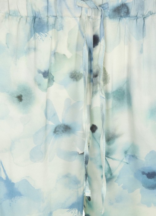 Товар голубого цвета с внутренней стороны