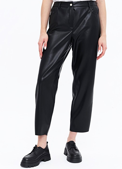 Товар черного цвета с внутренней стороны