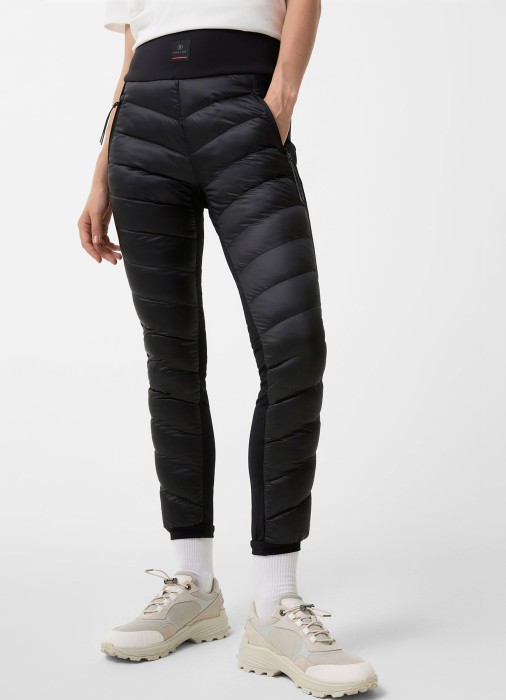 Товар черного цвета с внутренней стороны