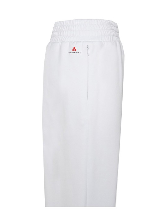 Товар белого цвета с внутренней стороны