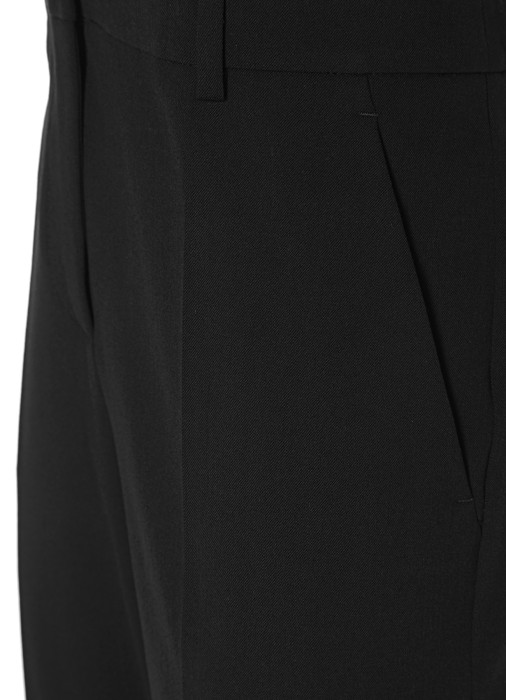 Товар черного цвета с внутренней стороны