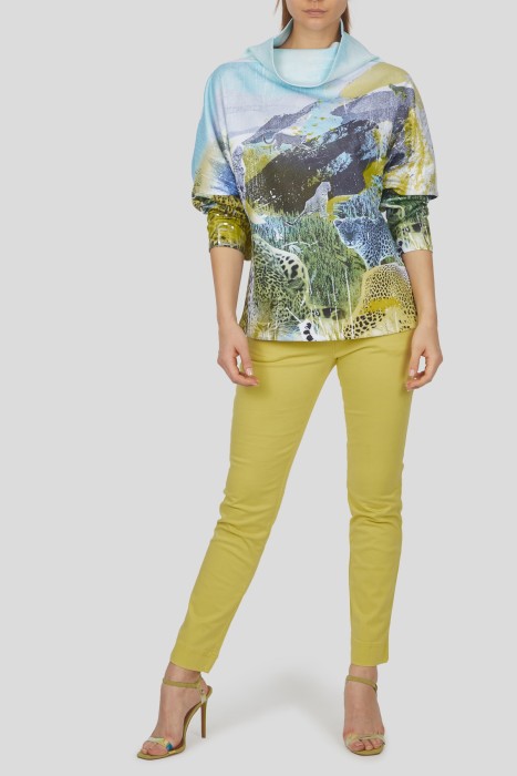 Товар желтого цвета с внутренней стороны