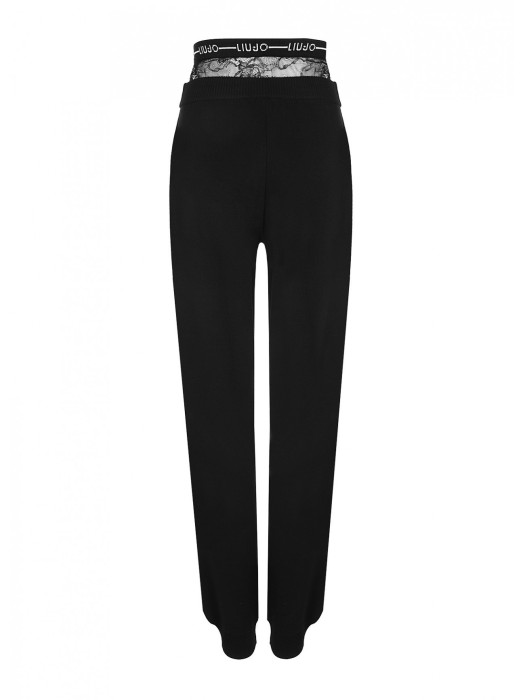 Товар черного цвета с внутренней стороны