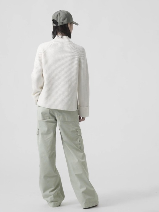 Товар серого цвета с внутренней стороны