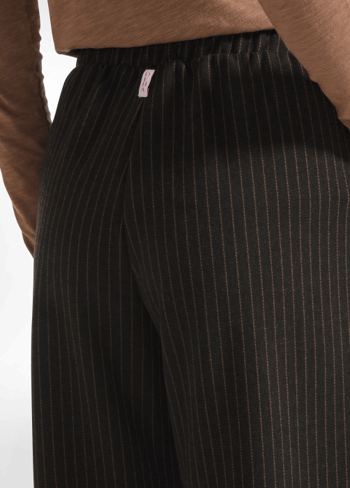 Товар с артикулом D12656 вид сзади